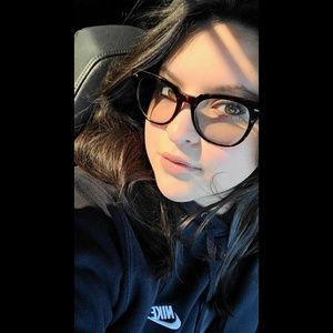 Meet your Posher, Miriam